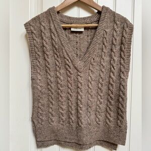 Cream Wool Blend Beige Cable Knit Sweater Vest. Size XS/S